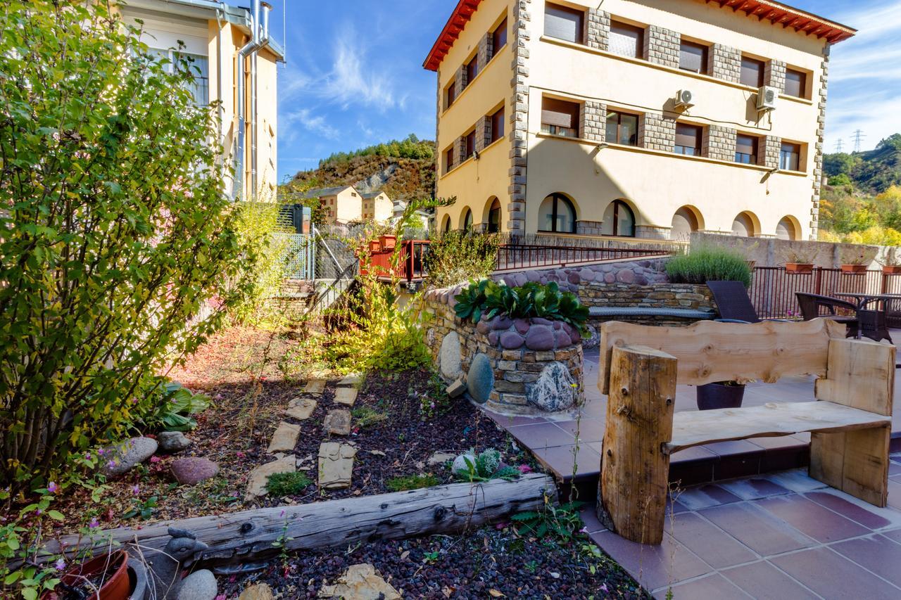 Hotel Flor De Neu El Pont de Suert Bagian luar foto